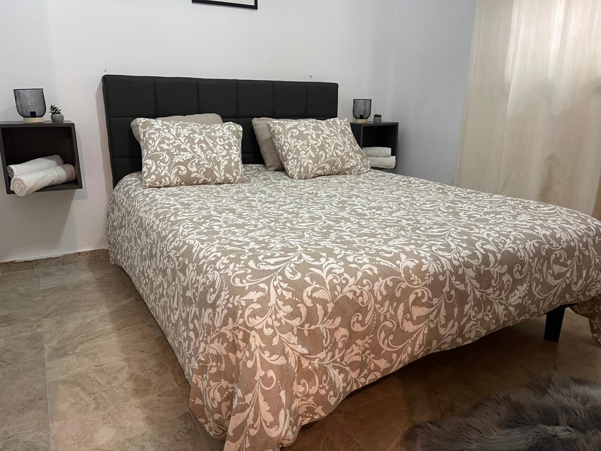 Astral-Habitacion Doble Privada En Casa Compartida-Uebica2 호텔 마리나데알자라프 외부 사진